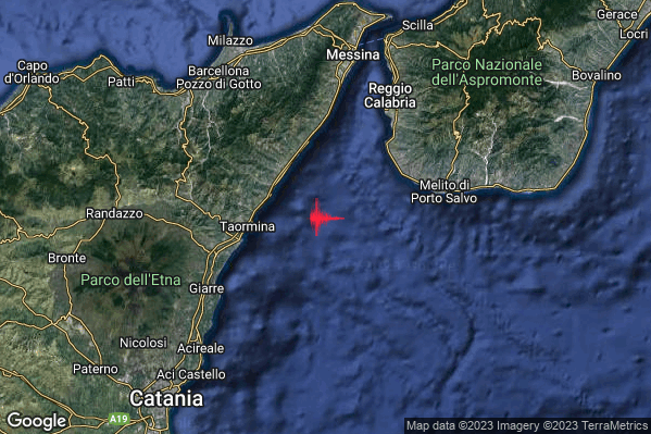 Lieve Terremoto M2.1 epicentro Stretto di Messina (Reggio di Calabria Messina) alle 02:22:09 (00:22:09 UTC)